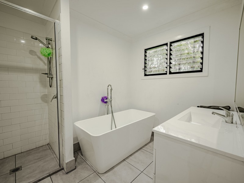 11 Tulip, Russell Island QLD 4184