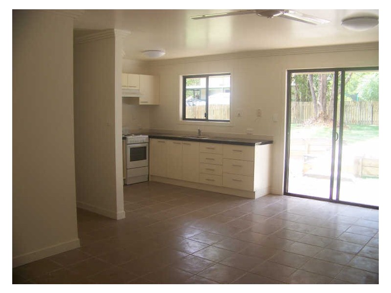 13 Emerald St, Russell Island QLD 4184