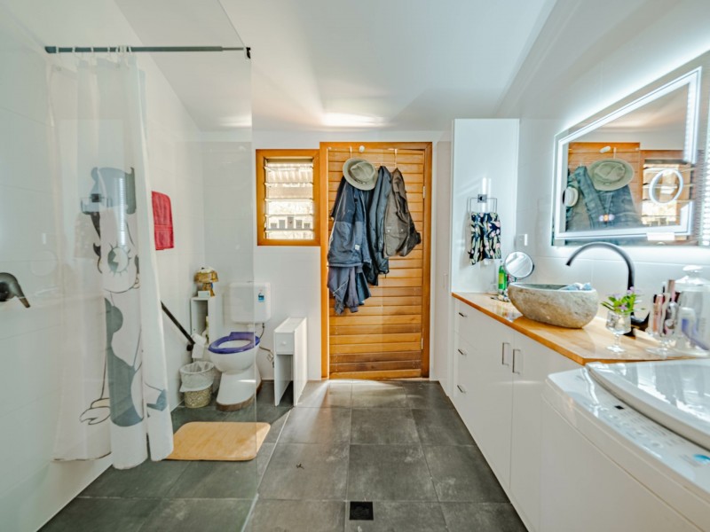 12 FRANGIPANNI STREET, Russell Island QLD 4184