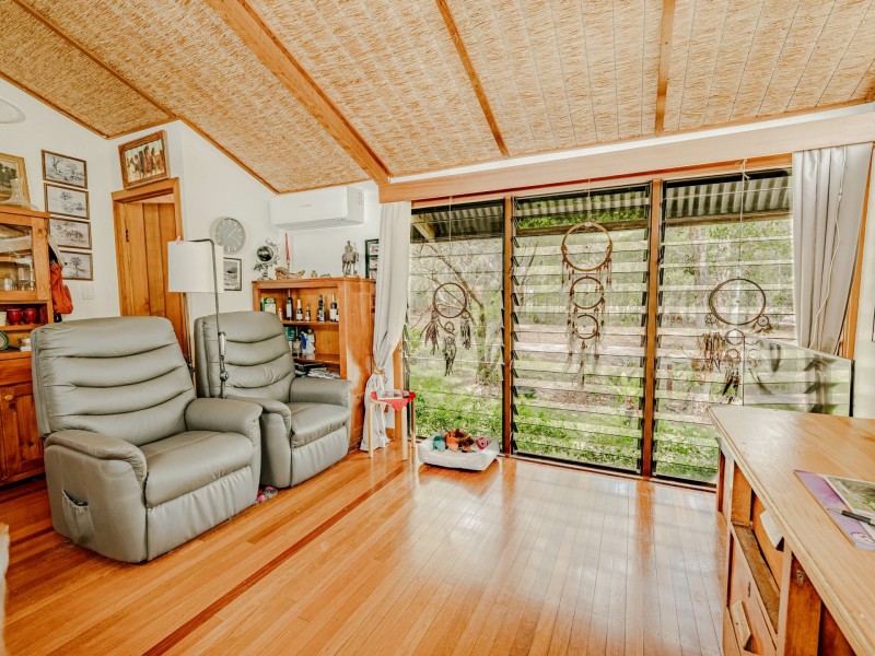 12 FRANGIPANNI STREET, Russell Island QLD 4184