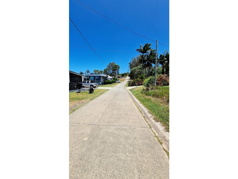 92 Wahine Drive, Russell Island QLD 4184