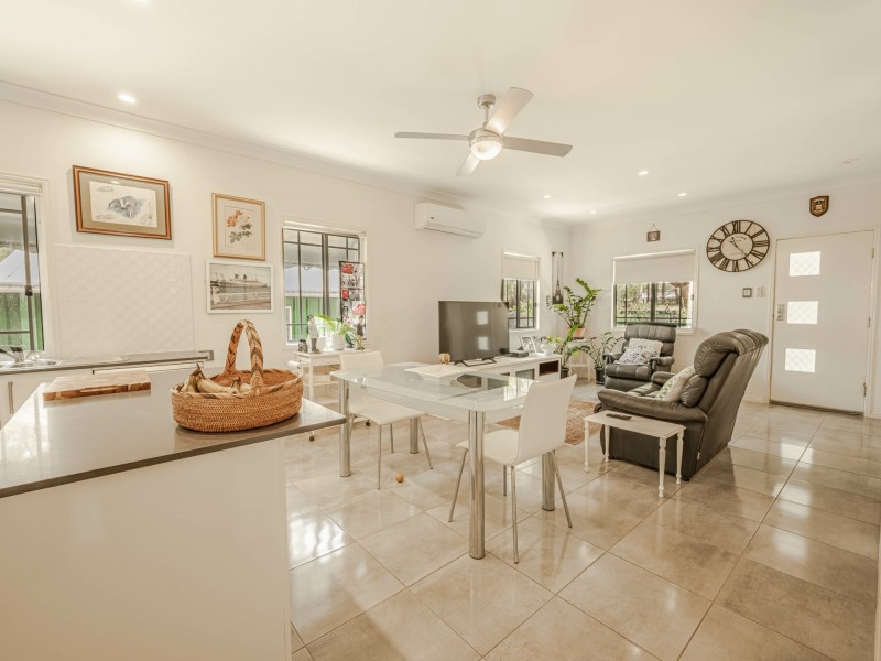 36 KENNEDY AVE, Russell Island QLD 4184