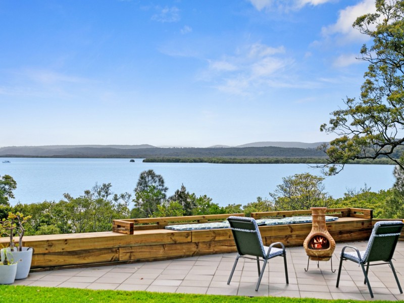 17 Bay Dve, Russell Island QLD 4184