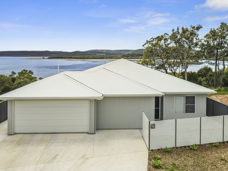 17 Bay Dve, Russell Island QLD 4184