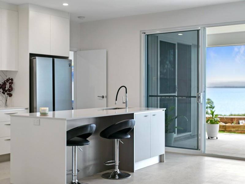 17 Bay Dve, Russell Island QLD 4184