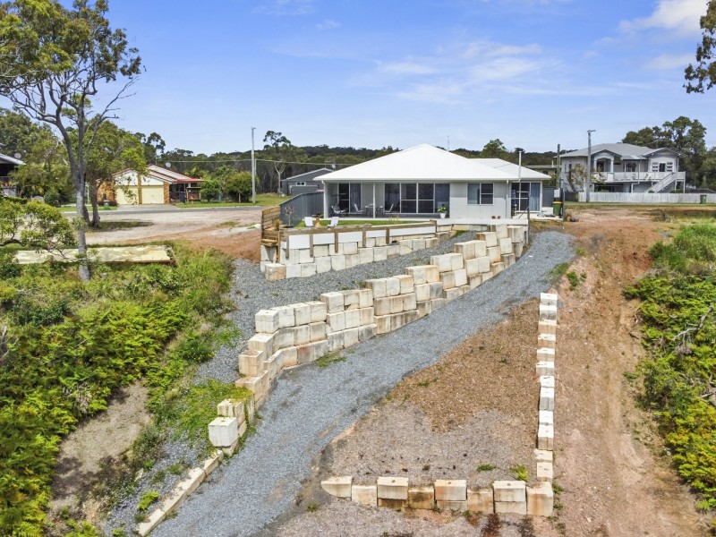 17 Bay Dve, Russell Island QLD 4184