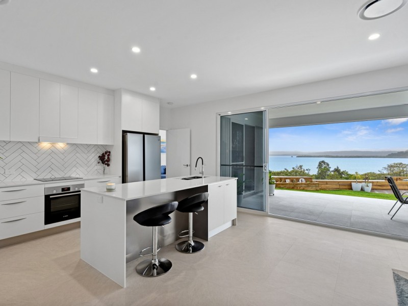 17 Bay Dve, Russell Island QLD 4184