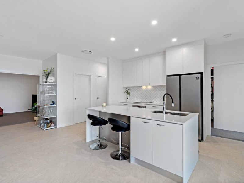 17 Bay Dve, Russell Island QLD 4184