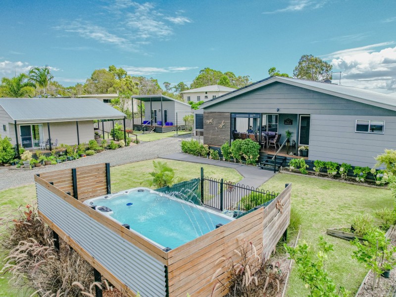 27-29 Tenanne street, Russell Island QLD 4184