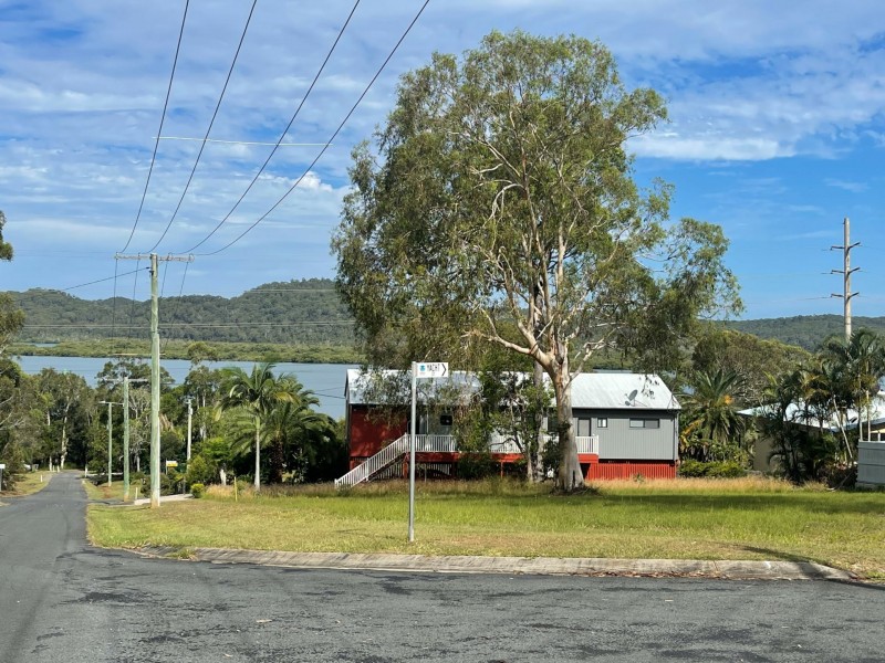 1 Yacht Street, Russell Island QLD 4184