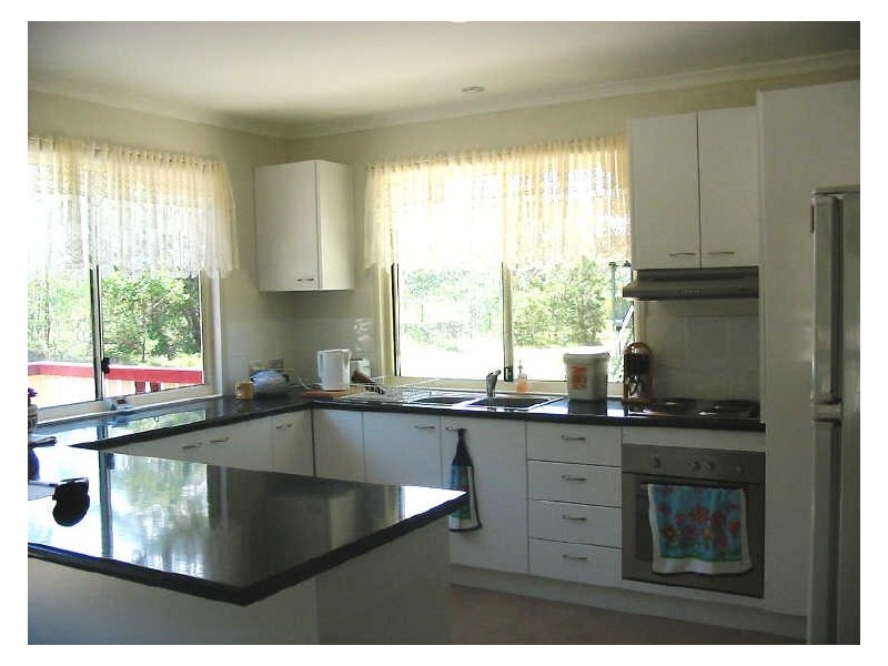 10 Hunters Road, Russell Island QLD 4184