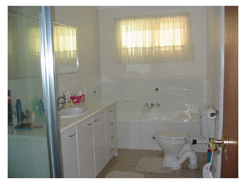 10 Hunters Road, Russell Island QLD 4184