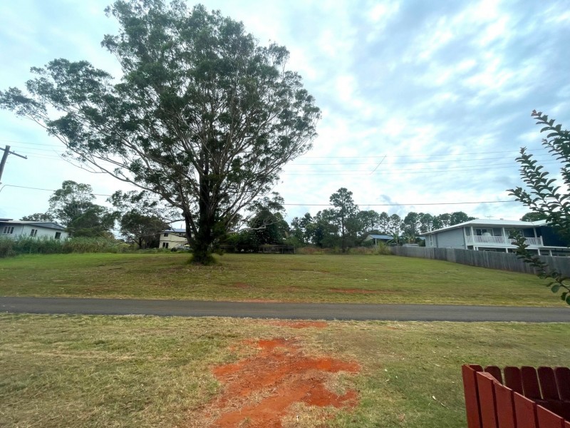 11 Fiji St, Russell Island QLD 4184