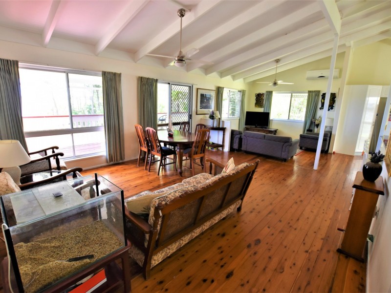 17 Wilma Cres, Russell Island QLD 4184