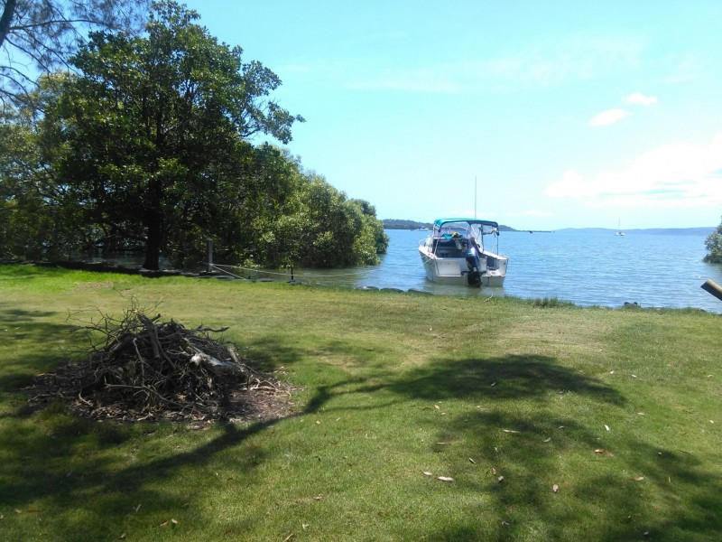 17 Wilma Cres, Russell Island QLD 4184