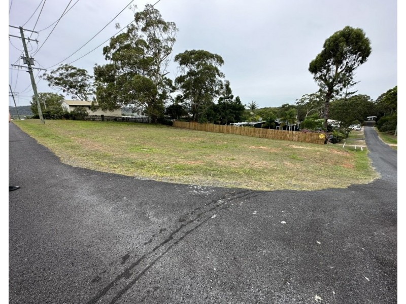 8 CUTTER STREET, Russell Island QLD 4184