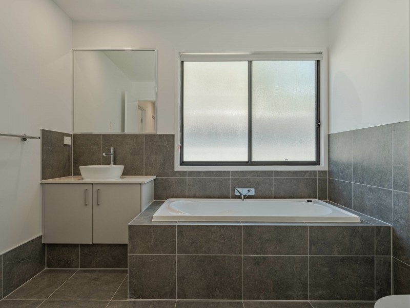 10 Currong Street, Russell Island QLD 4184