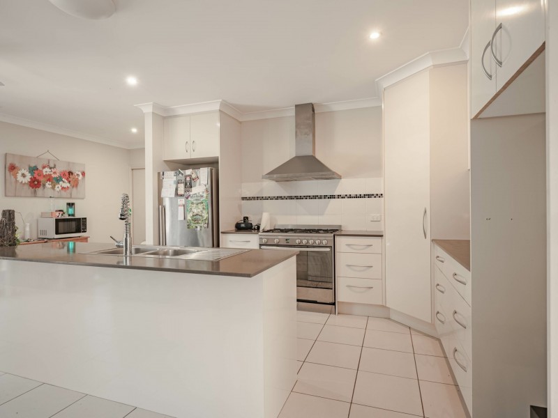 10 Bay Drive, Russell Island QLD 4184