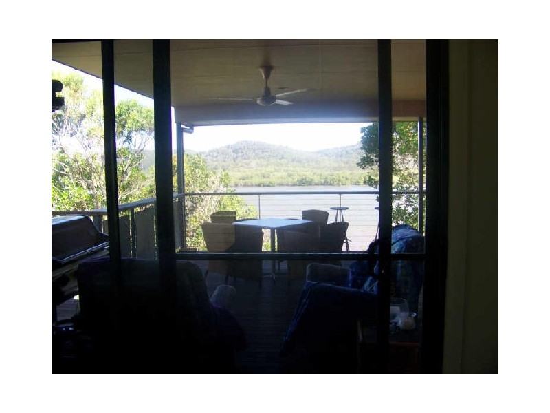 70 Oasis Dve, Russell Island QLD 4184