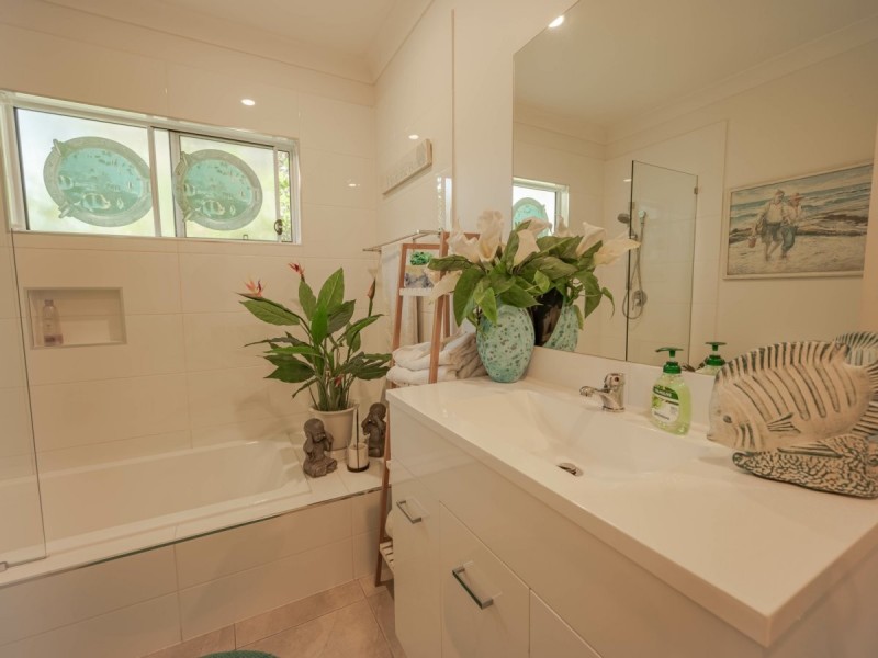 5 SATURN STREET, Russell Island QLD 4184