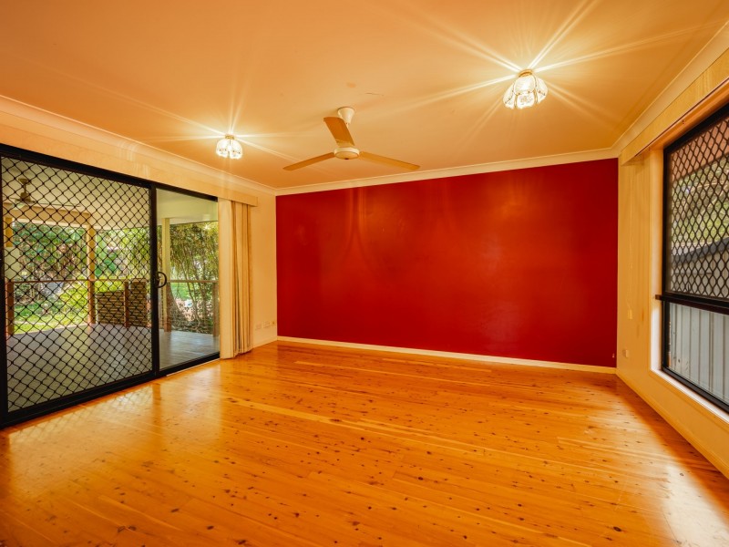 15 Borrows Street, Russell Island QLD 4184