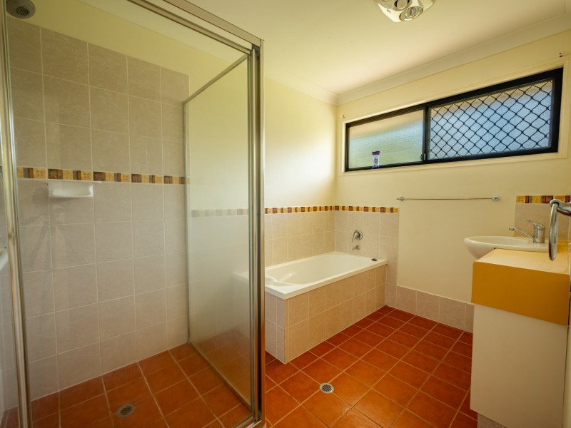 15 Borrows Street, Russell Island QLD 4184
