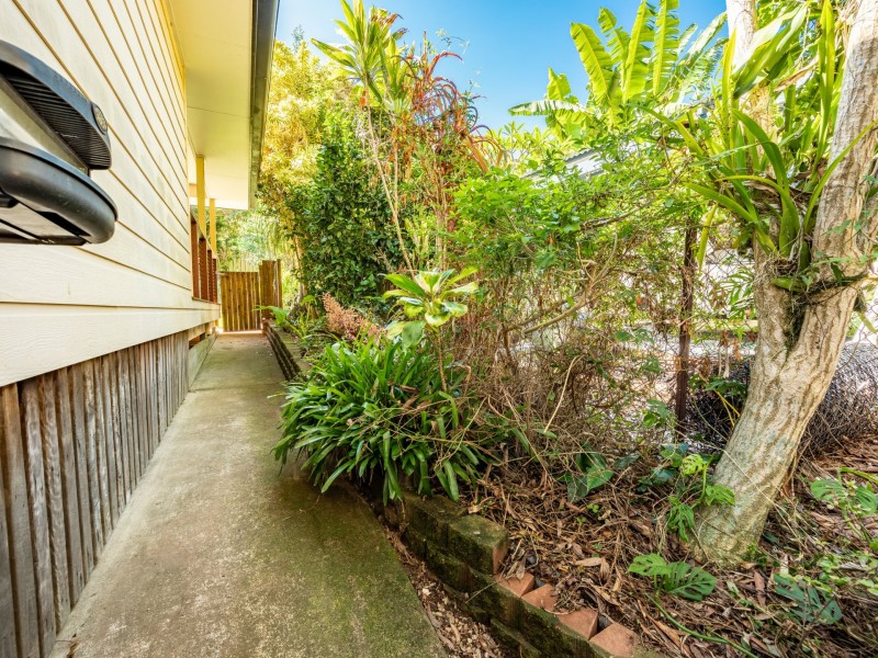 15 Borrows Street, Russell Island QLD 4184