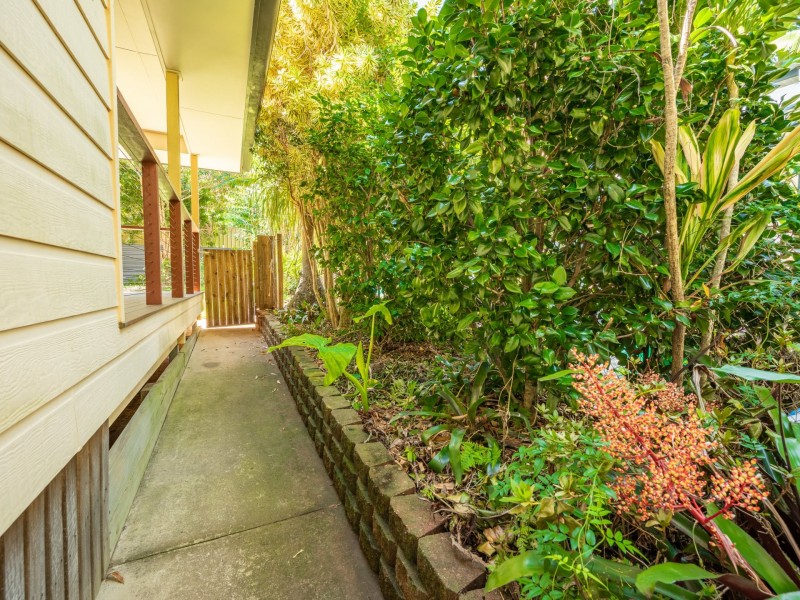15 Borrows Street, Russell Island QLD 4184