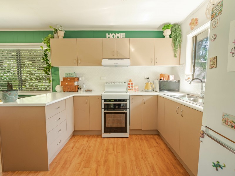 21 Bamboo Road, Russell Island QLD 4184