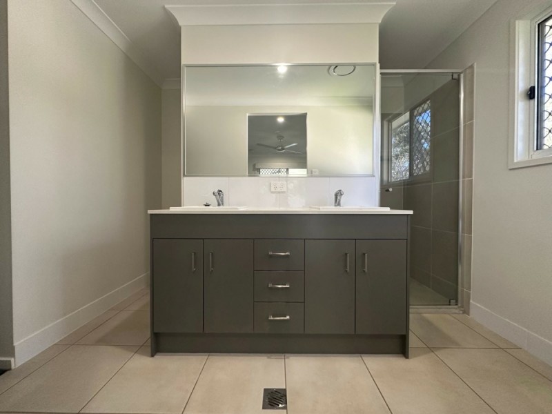 8 Bradman Street, Russell Island QLD 4184