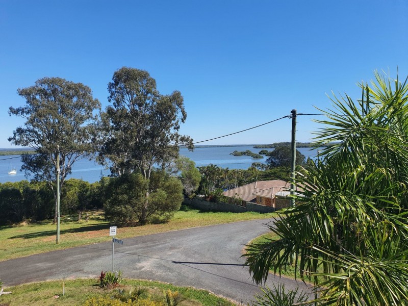 28 Gilcrest Road, Russell Island QLD 4184