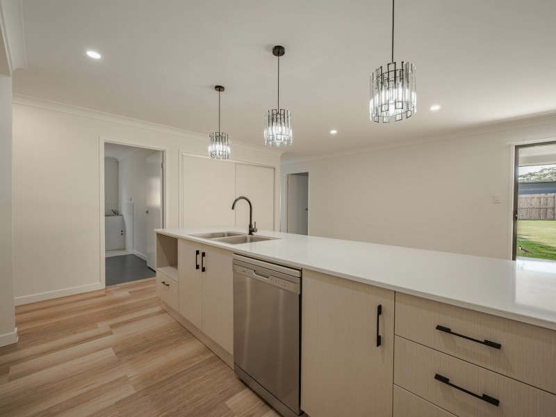 31 Harvey Street, Russell Island QLD 4184