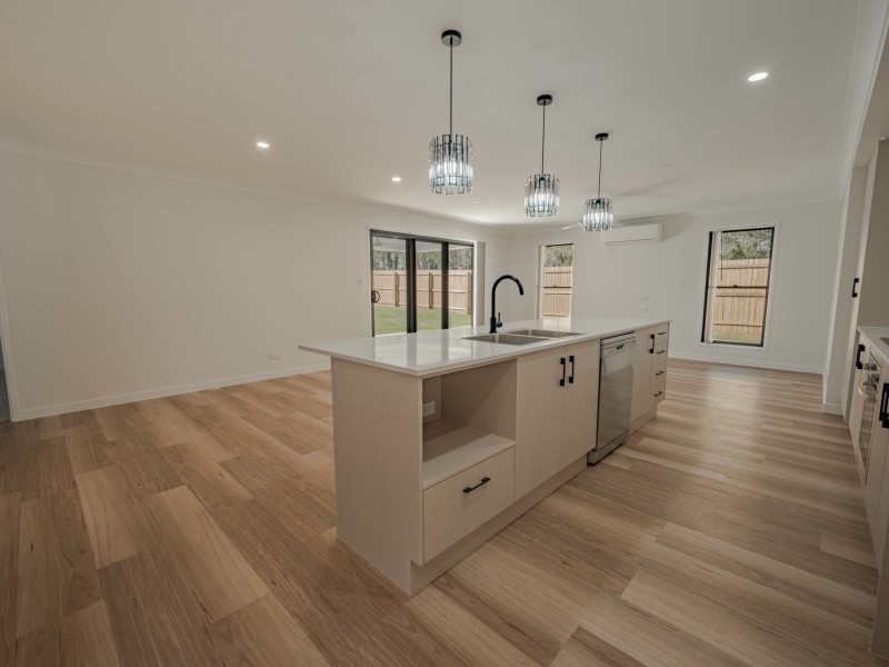 31 Harvey Street, Russell Island QLD 4184