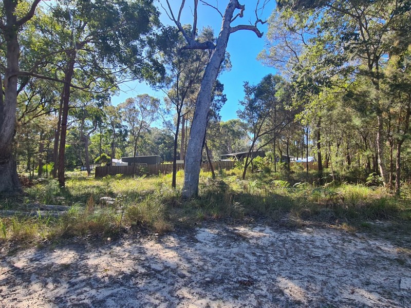 21 Cook Avenue, Russell Island QLD 4184