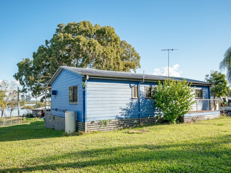 128 CANAIPA POINT, Russell Island QLD 4184