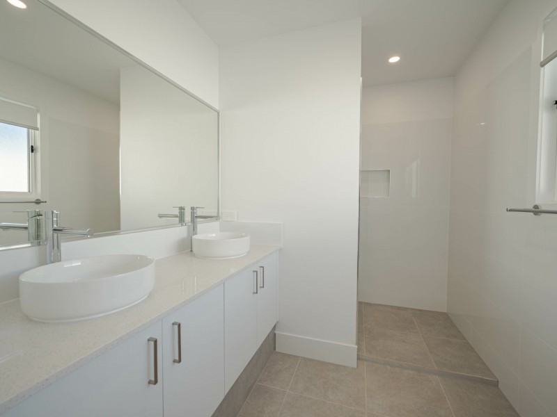 4 Oak Street, Russell Island QLD 4184