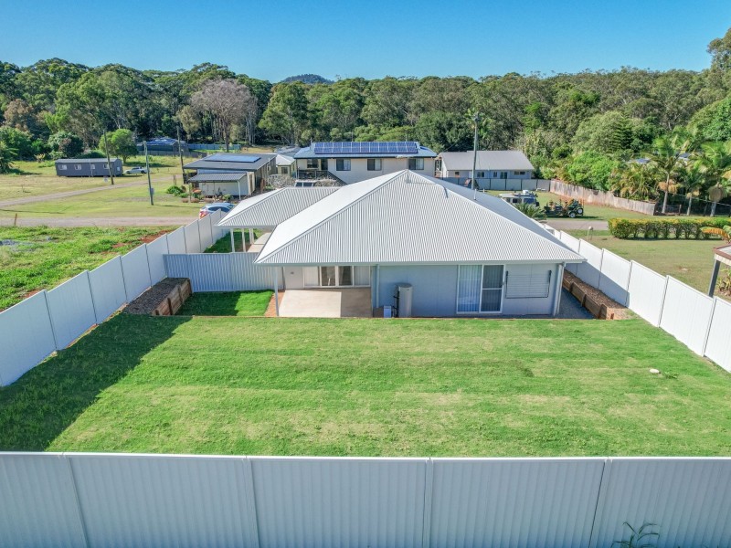 4 Oak Street, Russell Island QLD 4184
