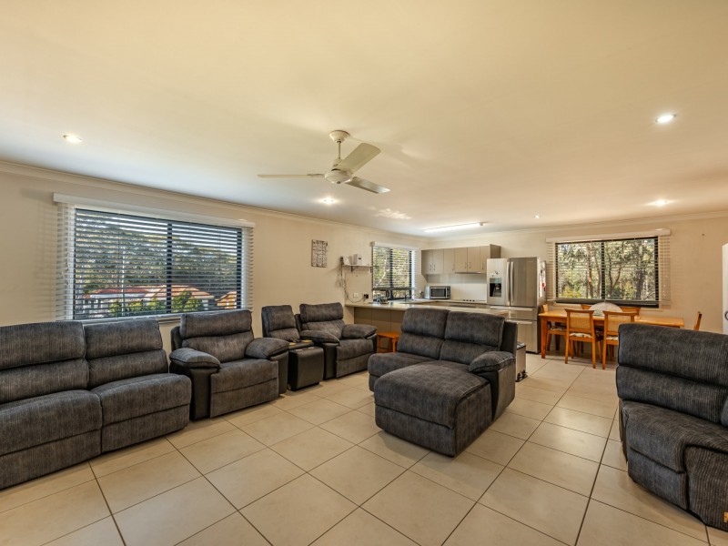 220 Centre Road, Russell Island QLD 4184