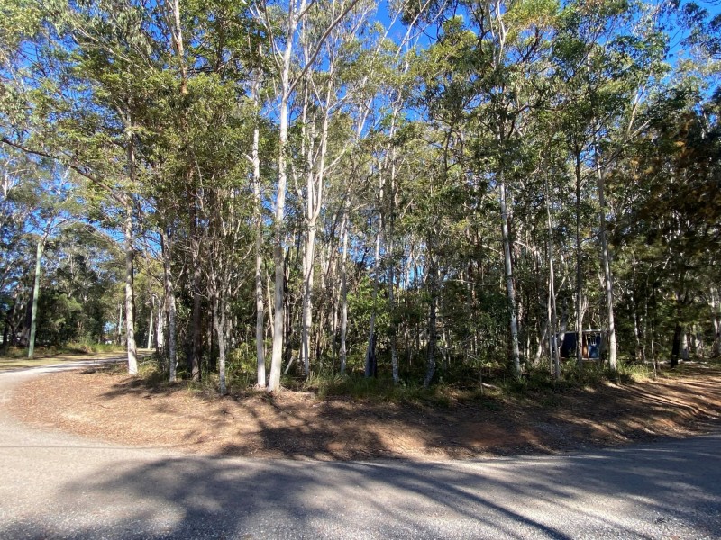 4 WOODLANDS, Russell Island QLD 4184