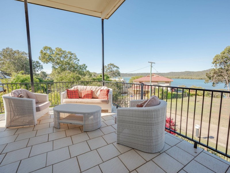 9 Aquarius Road, Russell Island QLD 4184