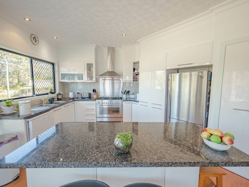 9 Aquarius Road, Russell Island QLD 4184