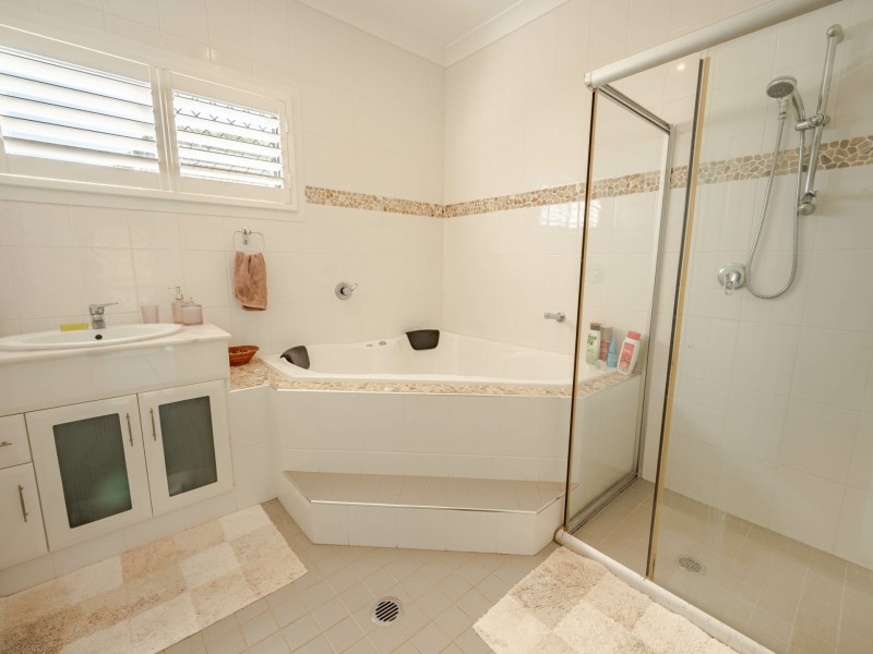 9 Aquarius Road, Russell Island QLD 4184
