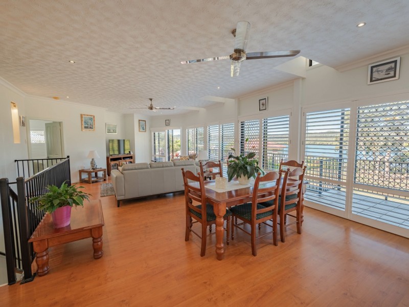 9 Aquarius Road, Russell Island QLD 4184