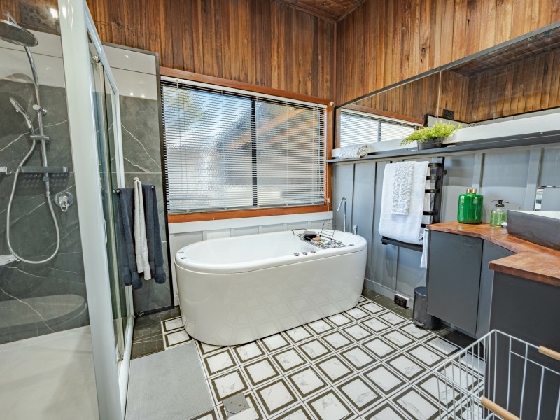 34 LITTLE COVE ROAD, Russell Island QLD 4184