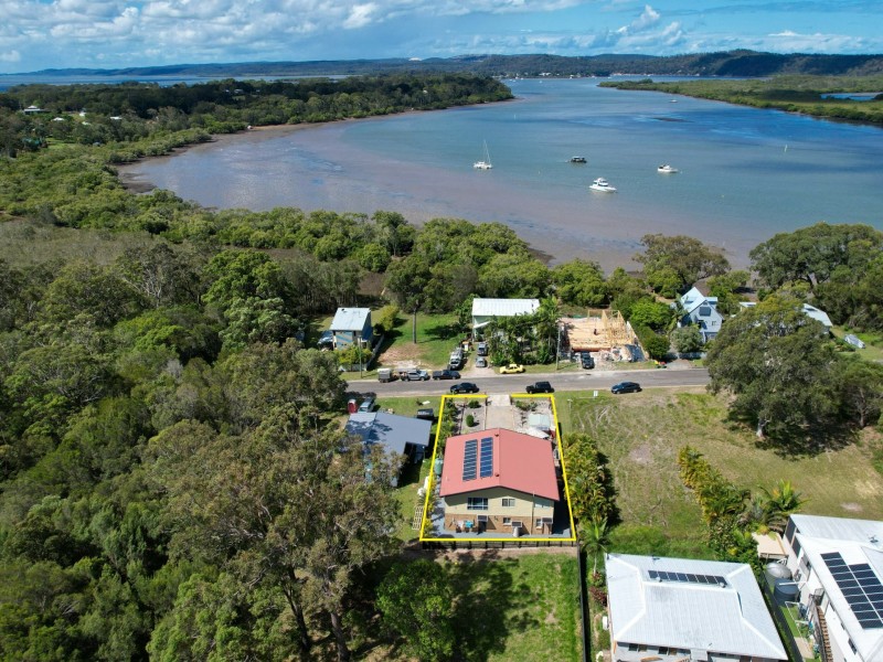 23 SCHOONER STREET, Russell Island QLD 4184