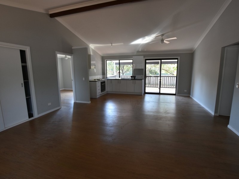 11 Pia Street, Russell Island QLD 4184