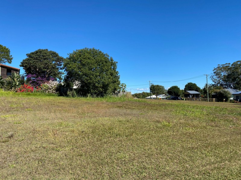 32 VISTA STREET, Russell Island QLD 4184