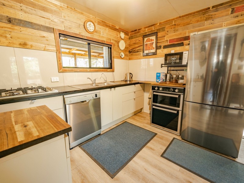 11 Darling Street, Russell Island QLD 4184