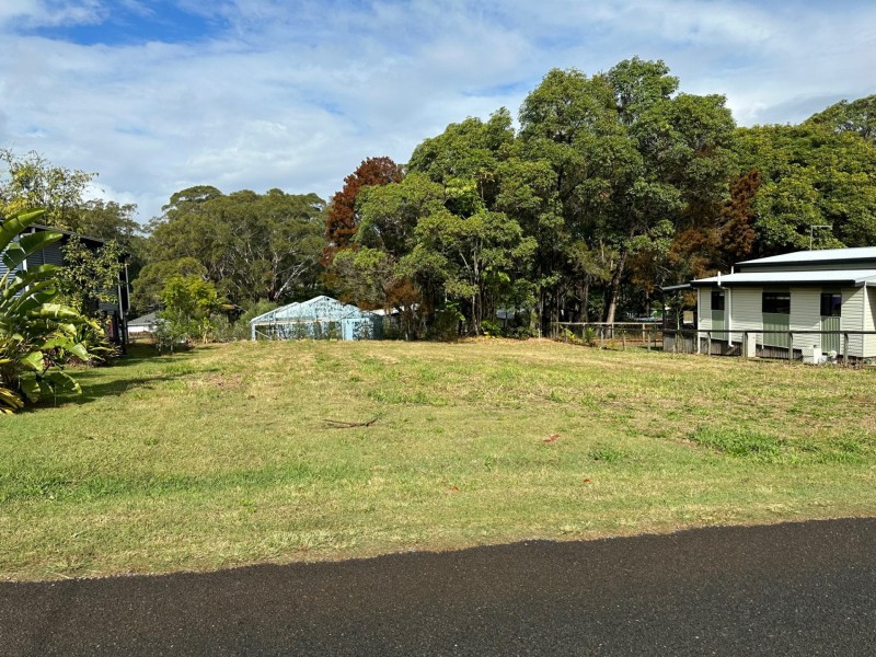 14 Roebuck Road, Russell Island QLD 4184