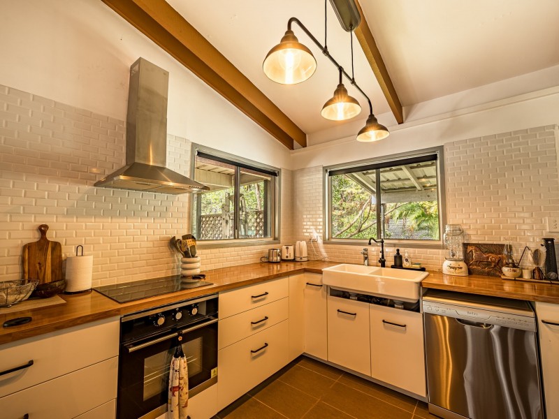 16 FIJI STREET, Russell Island QLD 4184